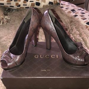 Gucci brown shoes 😍